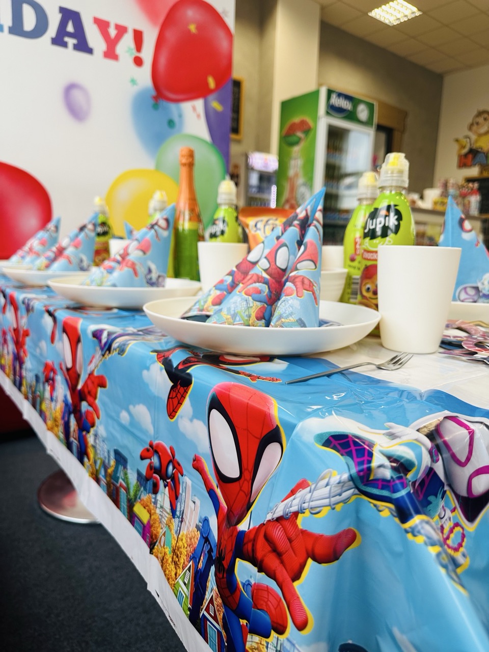 Narodeniny s balónmi a témou